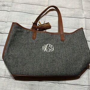 Viv & Lou Gray Herringbone Monogrammed Tote wCg